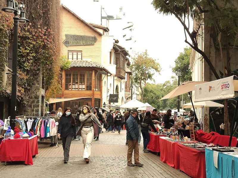 A feira de rua no bairro Lastarria, em Santiago