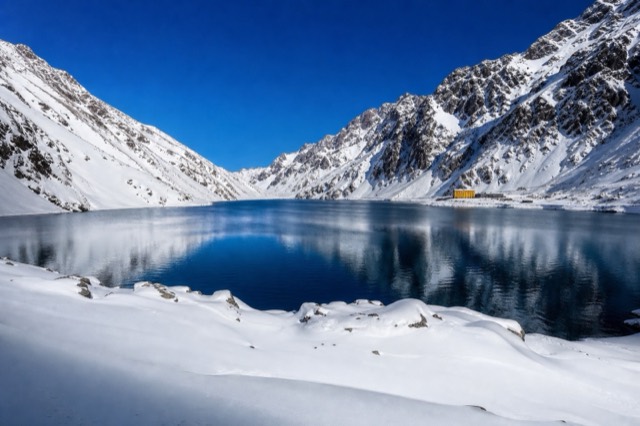 Portillo e Laguna del Inca, paisagem de neve na cordilheira dos Andes