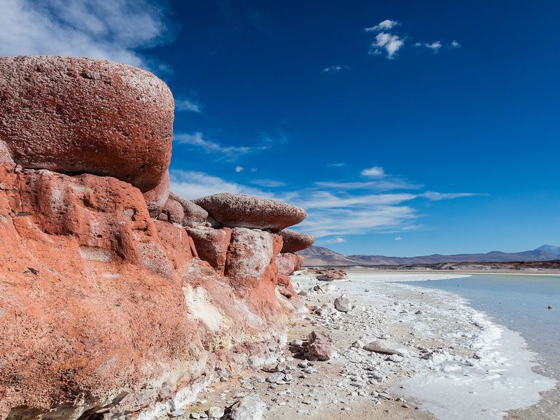 As Piedras Rojas à beira do Salar de Águas Calientes