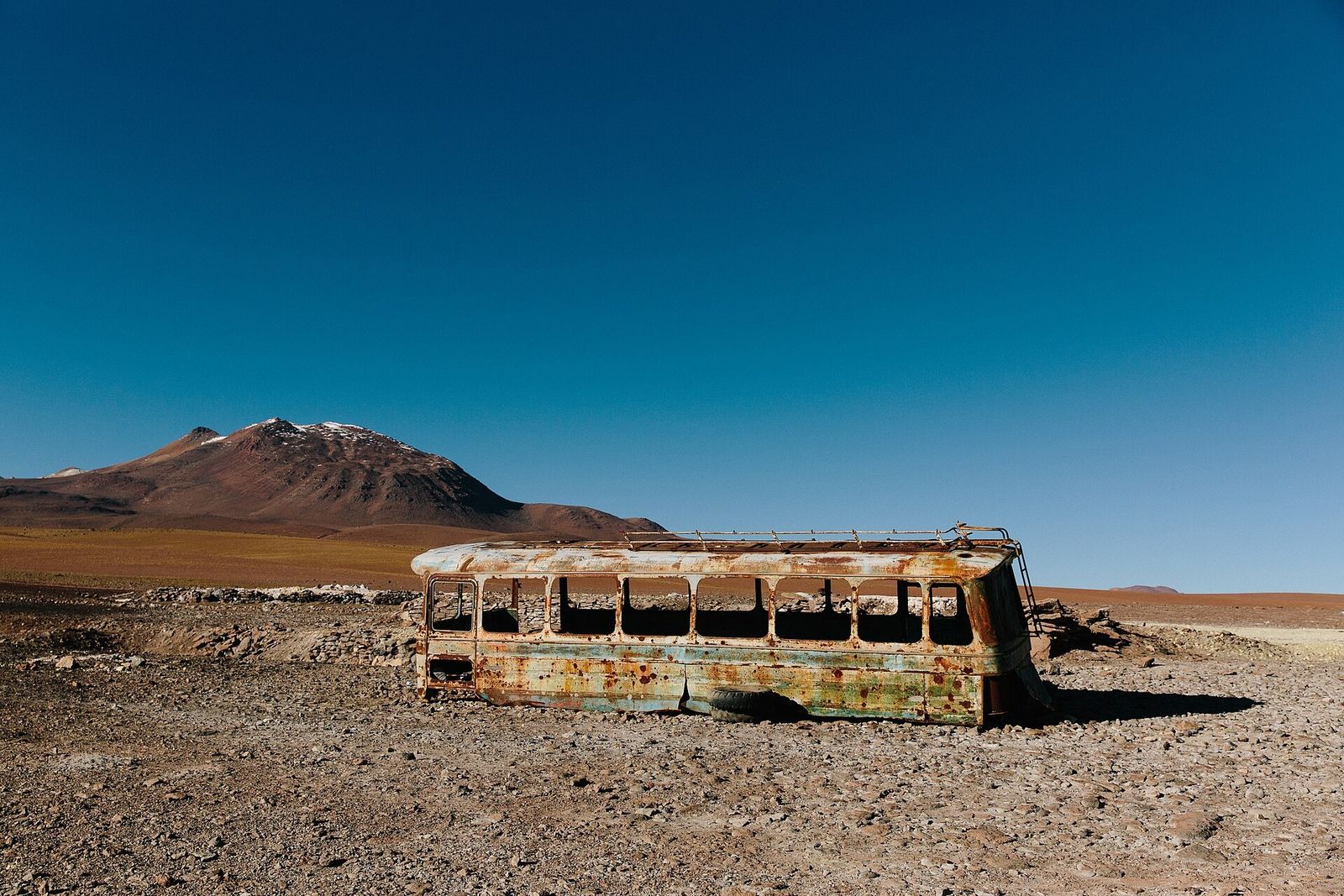 O ônibus abandonado no deserto perto de San Pedro de Atacama, conhecido como Magic Bus