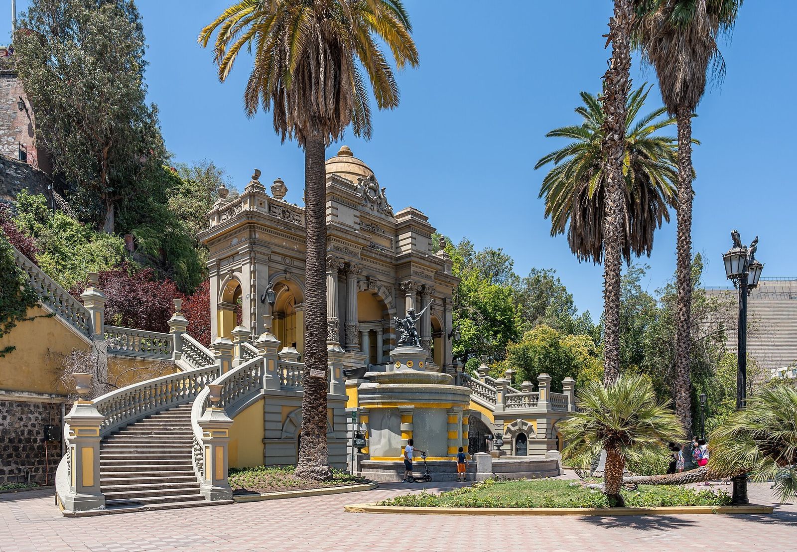 A escadaria e a fonte do Cerro Santa Lucía, em Santiago